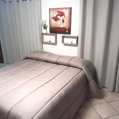 Hedone Apartment *
