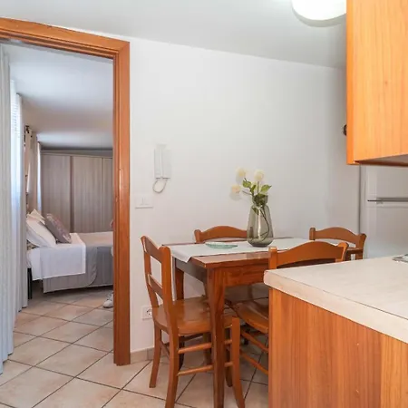 Hedone Apartment